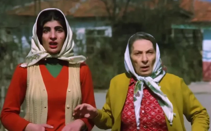 Evlen (e) meyen bir kadın neden evde kalmış oluyor?