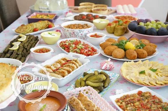 Akşam yemeğinde ne olsa iştahla gömülürsün, favori yemeklerin neler?