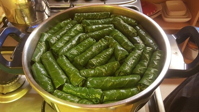 Karalahana sarması mı/ Pazı sarması mı?