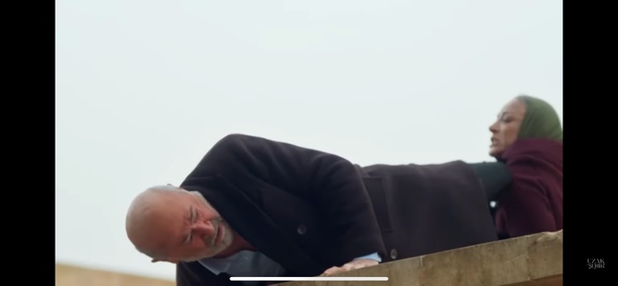 Hiç oartnerinizi aşağıya atmak ya da  resimdeki gibi korkutmak istediğiniz oldumu 😀😀?