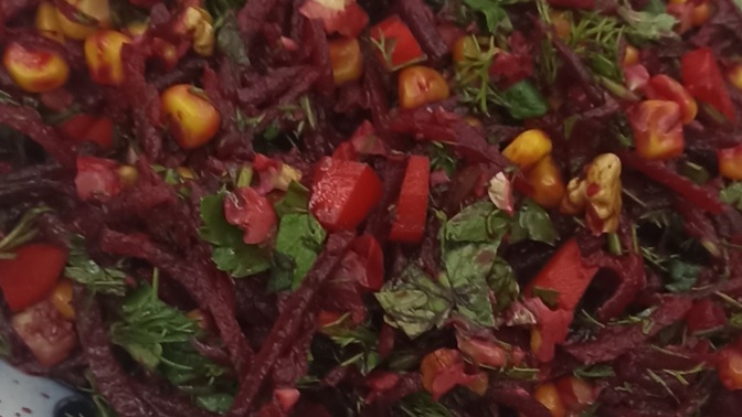 Pancar salatası yermisiniz nasıl görünüyor?