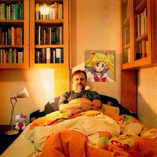 Güzellik uykusunda uyuyamamış adam pozu