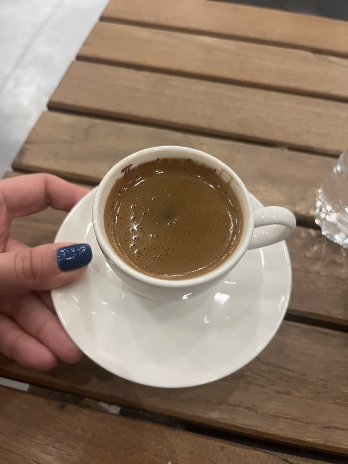 Kiminle sabah kahvesi içersiniz ☕️?