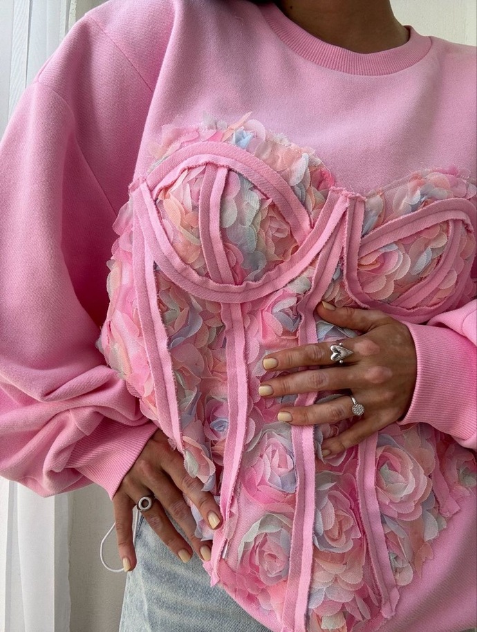 Basic sweatshirtlerinizin üstüne bu şekilde aşko kuşko büstiyerler dikseydim giyer miydiniz?