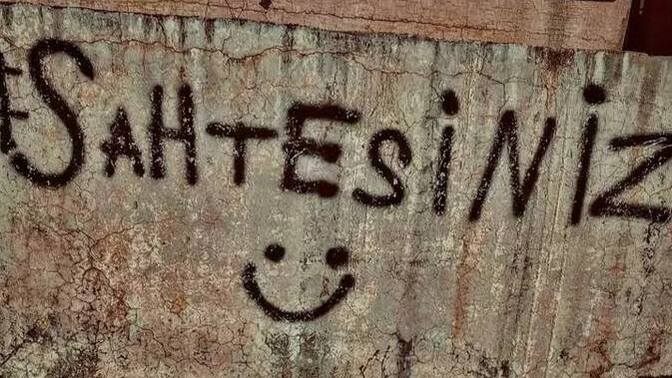 Çevrenizde iki yüzlü yalancı insan var mı?