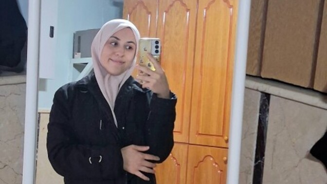 Sizce bana kare başörtü mü, şal mı yakışıyor?