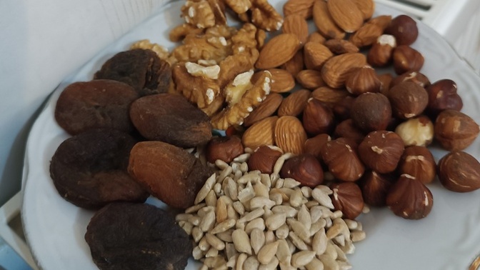 Sana hangisinden ikram ederdim söyleyeyim mi?