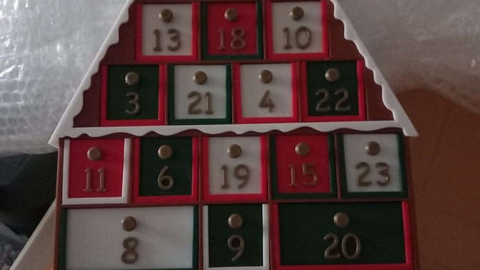 İş arkadaşına advent calendar için yaratıcı, minimal ve ucuz hediye fikirleri neler olabilir?