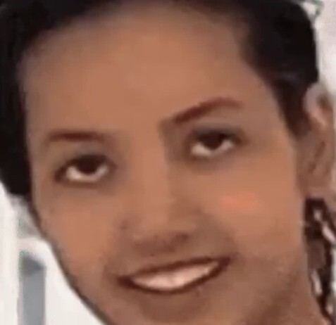Bu lisa denen başarısız tayland h@şeresi hangi vasıfla altın küre ödüllerine sunucu olarak gidebiliyor anlamlandıramadım?