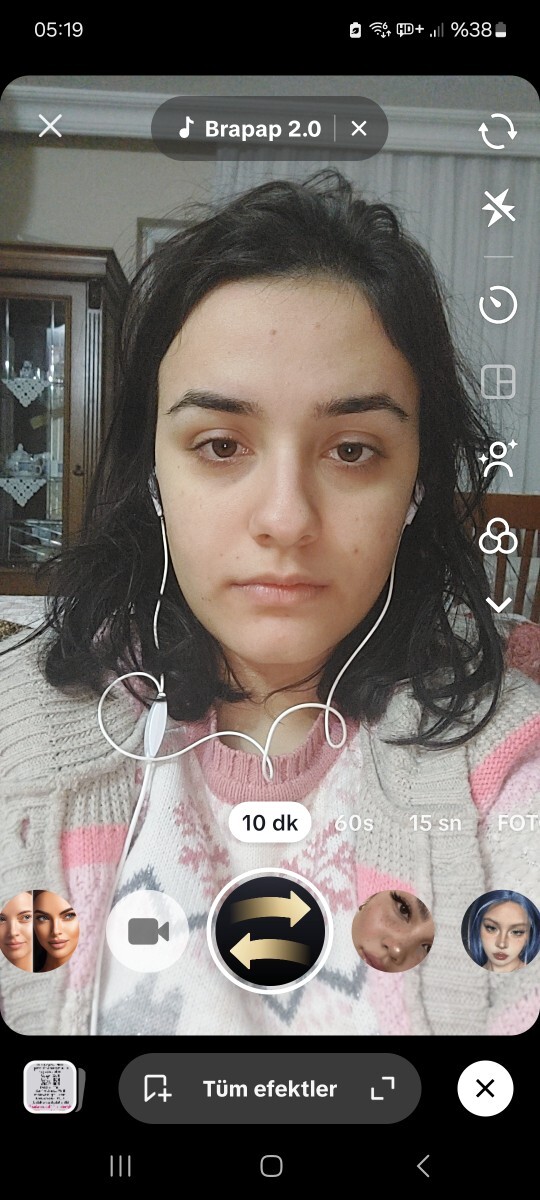 Ön kameradan güzel arka kameradan böyle görünüyorum?