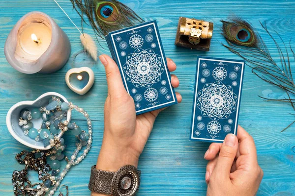 Bugün beni neler bekliyor tarot kartları gerçekten söyleyebilir mi 😊?
