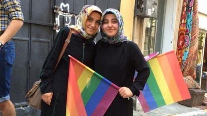 Aşkından yanıp tutuştuğun kişi 'ben eşcinselim' dese ne yapardın?