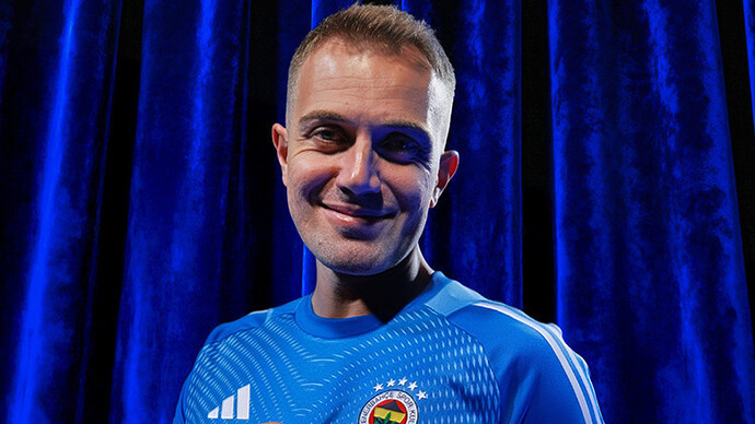 Mert Günok Fenerbahçede! Sizce yıldız kaleci eski takımında başarılı olabilir mi?
