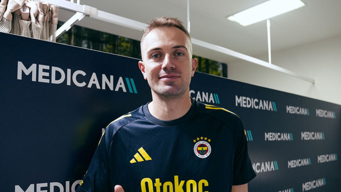 Mert Günok Fenerbahçe'de! Sizce yıldız kaleci eski takımında başarılı olabilir mi?