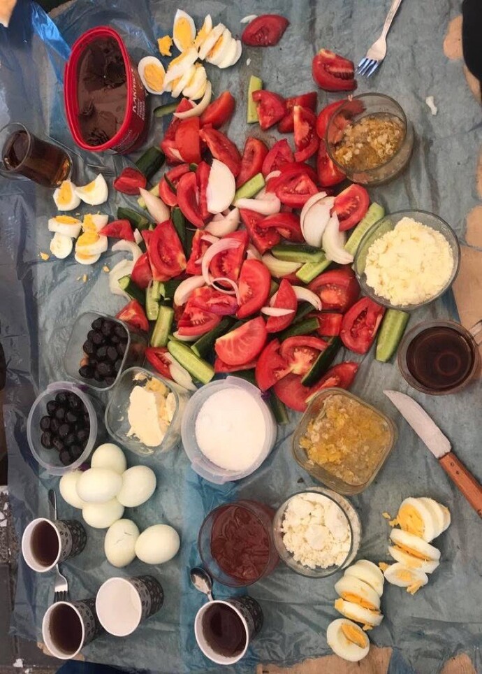 Evlenmişim ve eşim uyurken ona böyle bir kahvaltı hazırlasam. Nasip olur mu be?