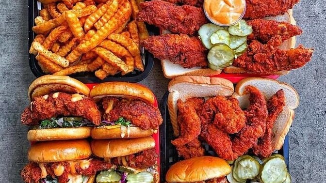 Kimler hamburgeri çok seviyor? 🍔 Yanında patatesle mi yoksa tek başına seversiniz?