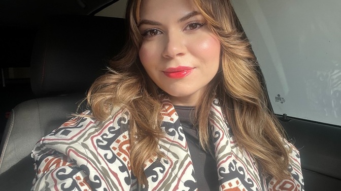 Dışarıdan çok soğuk biri gibi mi duruyorum, sizce nasıl bir vibe veriyorum?