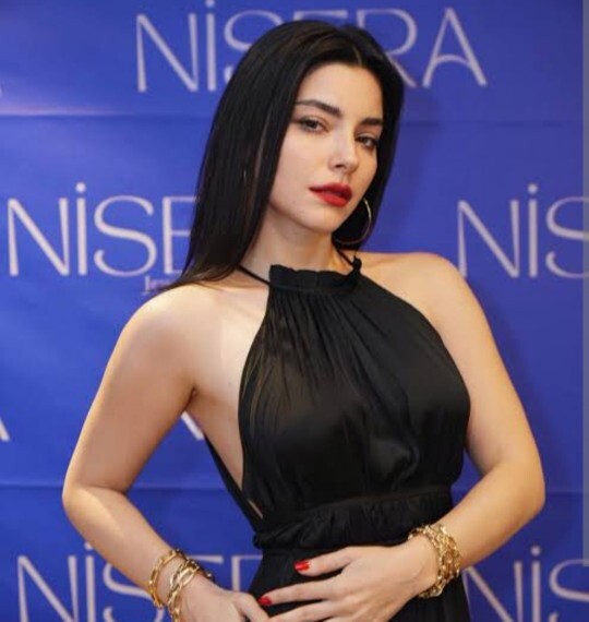 Merve Boluğur sizce güzel mi KS halkı:) ?