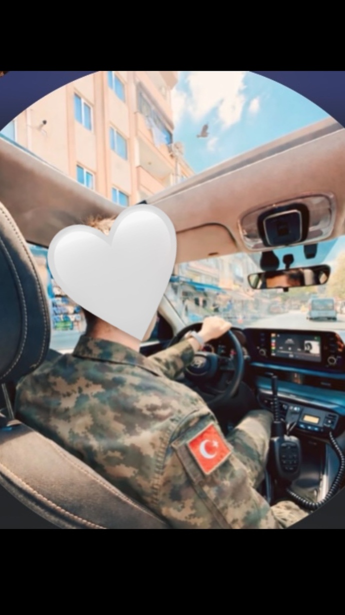 Bu kişi ne olarak görev yapıyor sizce?