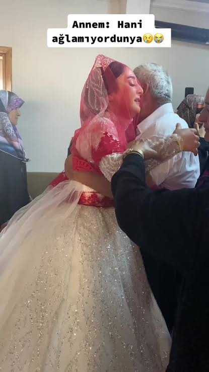 Kadınlar baba evinden çıkarken neden bu kadar çok ağlarlar?