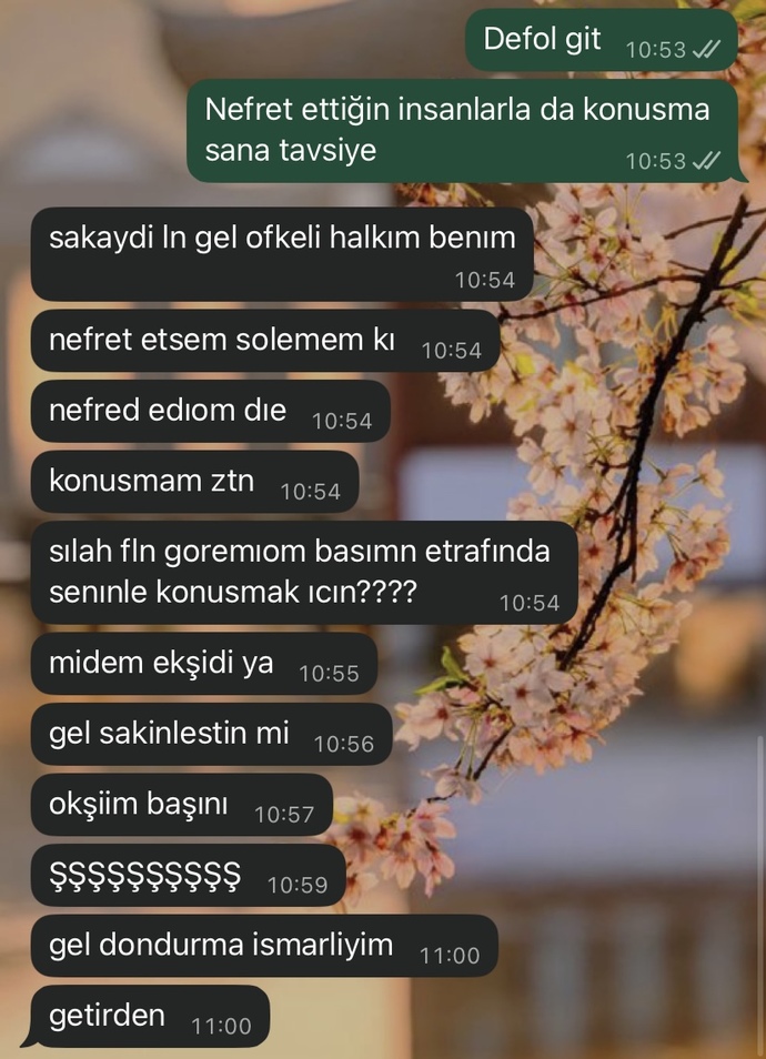Ben mi çok alınganım o mu mağara adamı bilmiyorum?