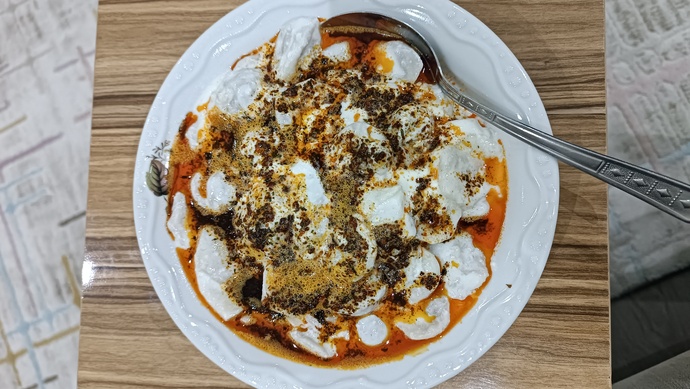 Acıkınca açlığı bastırmak için hafif atıştırmalık mı yersiniz yoksa ne bulursanız gömer misiniz 😂?