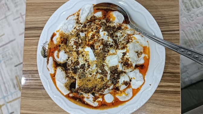 Acıkınca açlığı bastırmak için hafif atıştırmalık mı yersiniz yoksa ne bulursanız gömer misiniz 😂?