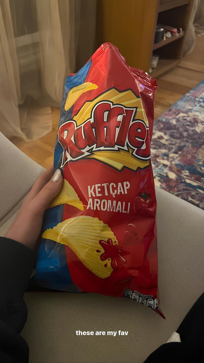 Bir başkasıyla aynı paketten cips yiyebilir misin?