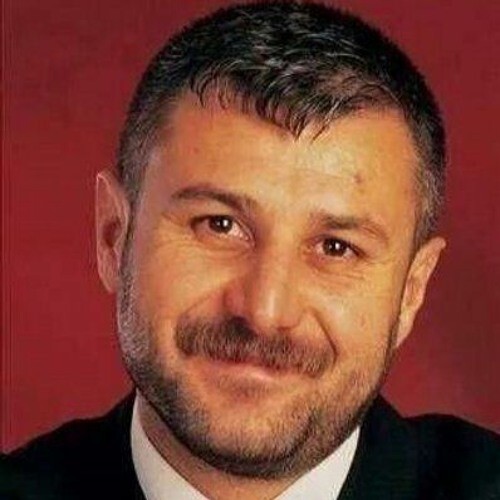 Rahmetli Azer Bülbülü severmiydiniz? Arabesk müziğin en özel adamlarından biriydi çok bambaşka bi insandı, sizce?