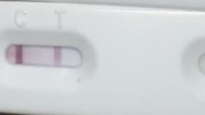 Testimde ikinci çizgi silik çıktı, daha sonra biraz pembelik yayıldı belirgin oldu, negatif mıdır pozitif midir?
