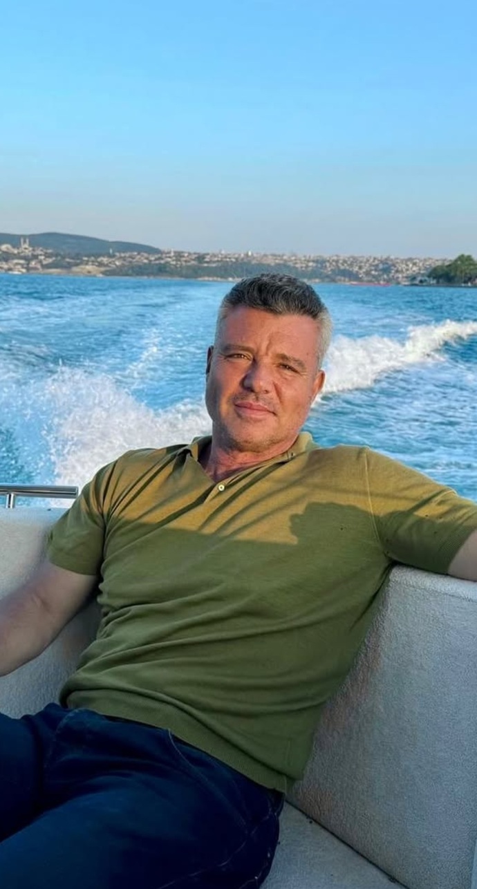 Sadettin Saran (61 yasinda) erkekse siz nesiniz beyler ndndn?