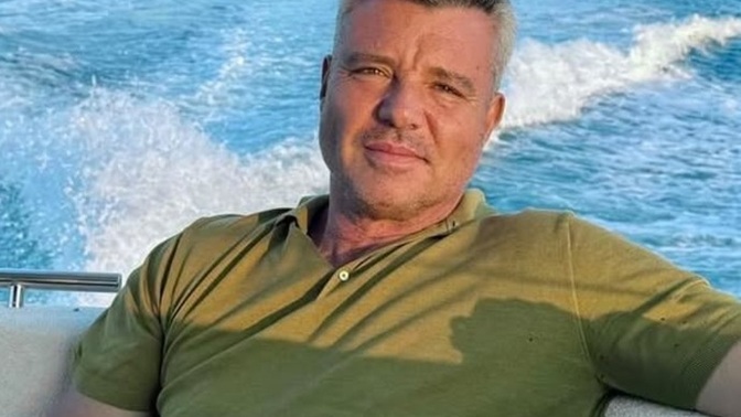 Sadettin Saran (61 yasinda) erkekse siz nesiniz beyler ndndn?