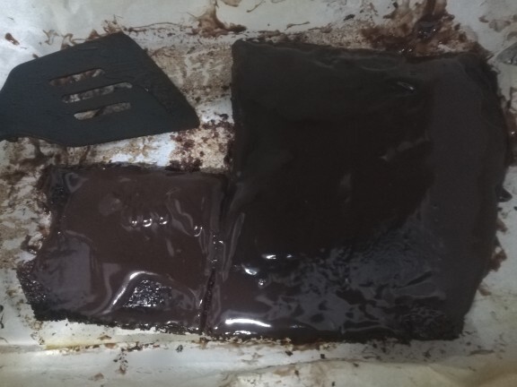 Çikolata soslu kek yaptım nasıl olmuş?