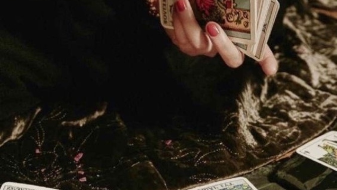 Tarot bakayım mı size?