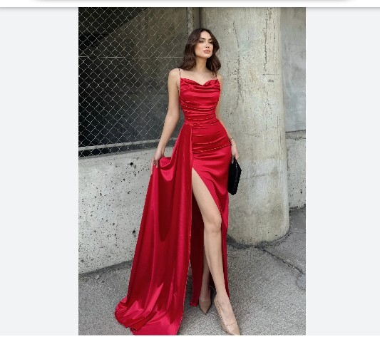 Hangi kırmızı elbise daha güzel kızlar?