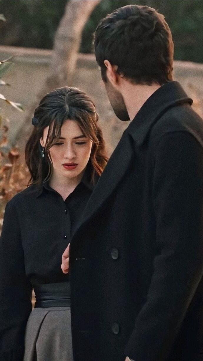 İlk aşk neden unutulmaz sanılıyor, yıllar geçse bile bu hisler gerçekten hiç biter mi?