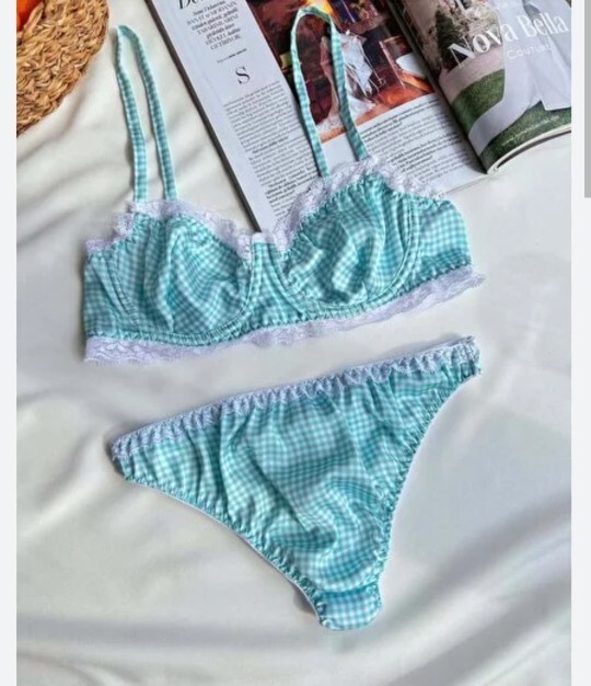Hangi iç çamaşır modeli daha elegant gözüküyor?