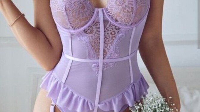 Korseli iç çamaşırları ideal model olabilir mi?