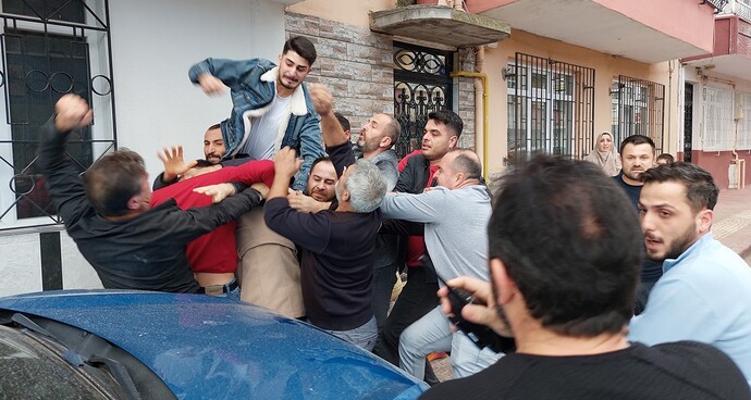 Hangi cinsiyetin kavgalarını izlemek heyecan verir?