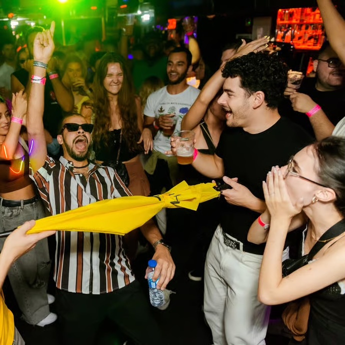 Bar/ Clup gibi yerlere eğlenmek için gider misiniz?