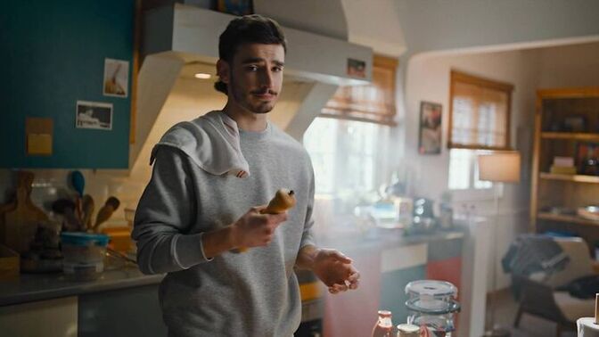 Sevgilim benden uzaklaşıyor gibi hissediyorum, gerçekten beni sevmiyor mu 💔?