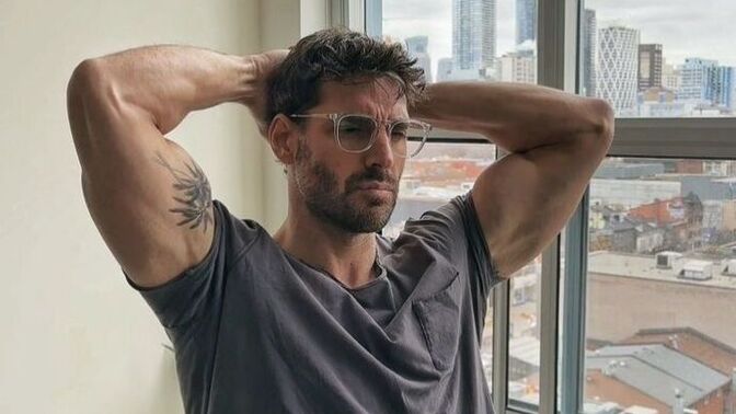 Bıyıklarım çok seyrek ve geç çıkıyor, daha gür ve kalın olması için ne yapabilirim?