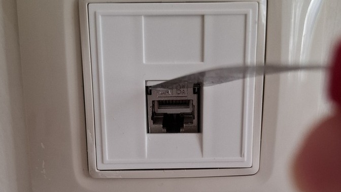 KYK yurdundaki ethernet prizi gerçekten çalışıyor mu, kullanan var mı?