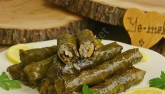 Kiraz yaprağı sarması mı zeytinyağlı sarma mı?