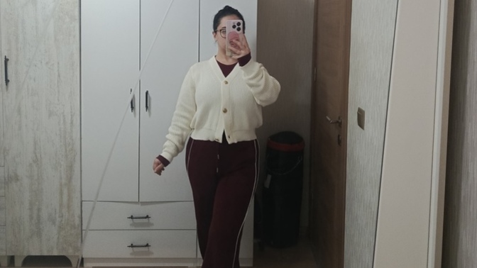 Sizce üzerimdeki kombin nasıl, (terlikler öylesine?