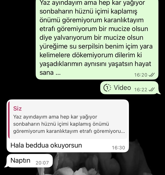 Sevgilim ayrılalım deyip duruyor ama hâlâ yazıyor, bu nasıl ilişki kafası sizce 😕?