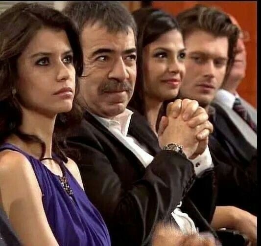 Hoşlandığınız kişiye sırf red yememek için abi / abla demek normal mi?