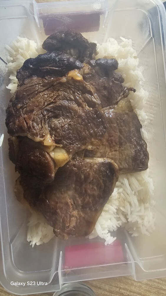 Çiğ et yer misin? 🥩?
