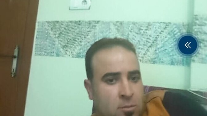 Bu 34 yaşında bana evet ya da  Hayir de çok talibi var parası ona göre geri dönüşü yokmuş ne yapım?