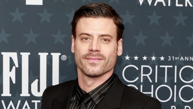 Sizce hangisi daha yakışıklı ve daha maskülen hudson williams mı francois arnaud mu?